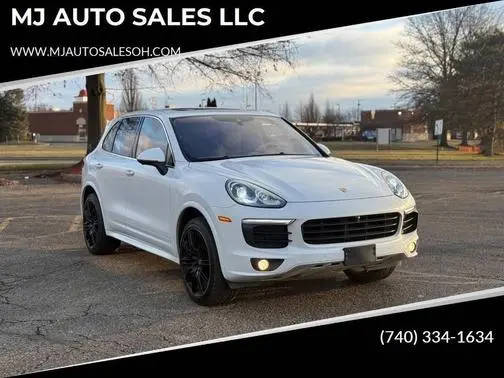 2016 Porsche Cayenne  AWD photo