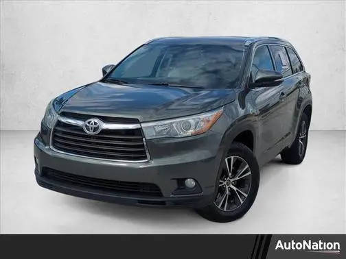 2016 Toyota Highlander XLE FWD photo