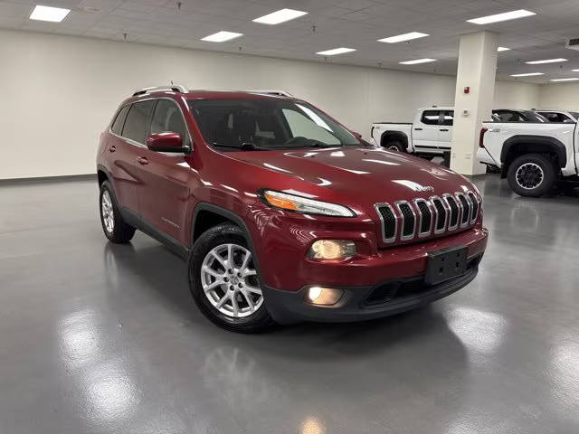 2016 Jeep Cherokee Latitude FWD photo