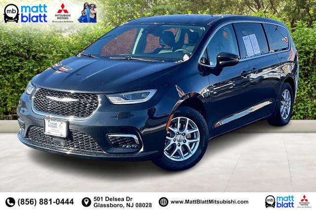 2023 Chrysler Pacifica Minivan Touring L FWD photo