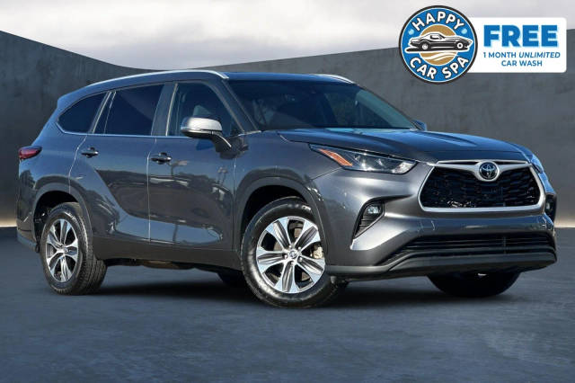2023 Toyota Highlander XLE FWD photo