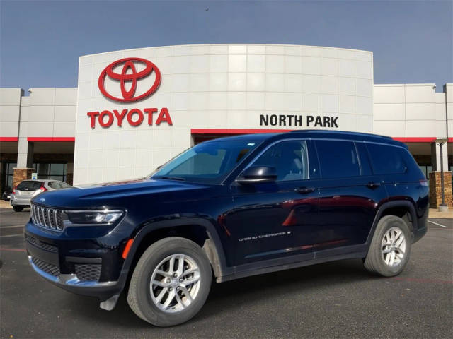 2023 Jeep Grand Cherokee L Laredo RWD photo