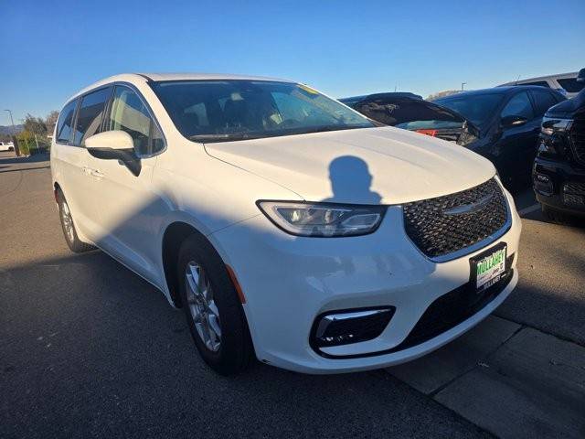 2023 Chrysler Pacifica Minivan Touring L FWD photo