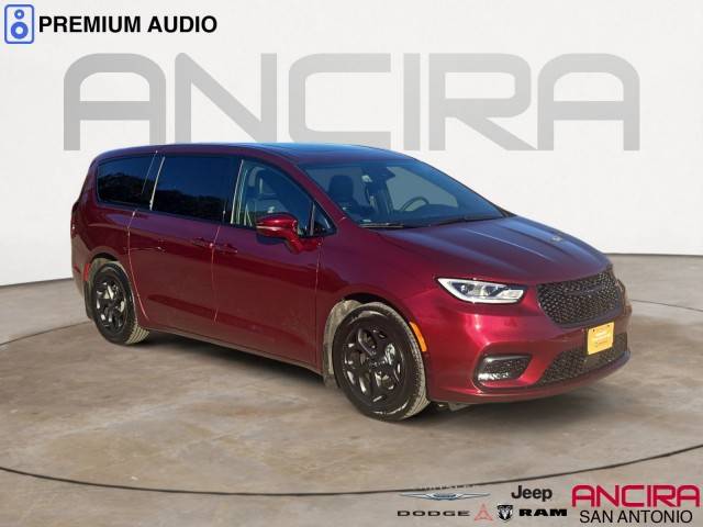 2022 Chrysler Pacifica Minivan Hybrid Limited FWD photo