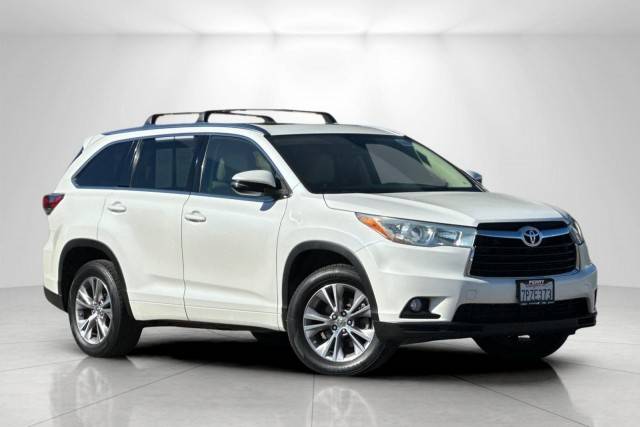 2015 Toyota Highlander XLE FWD photo