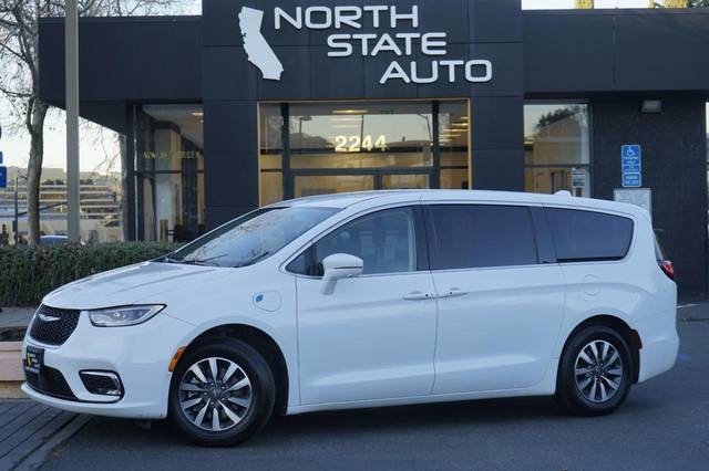 2022 Chrysler Pacifica Minivan Hybrid Touring L FWD photo