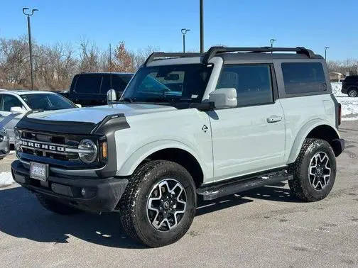2022 Ford Bronco 2 Door Outer Banks 4WD photo