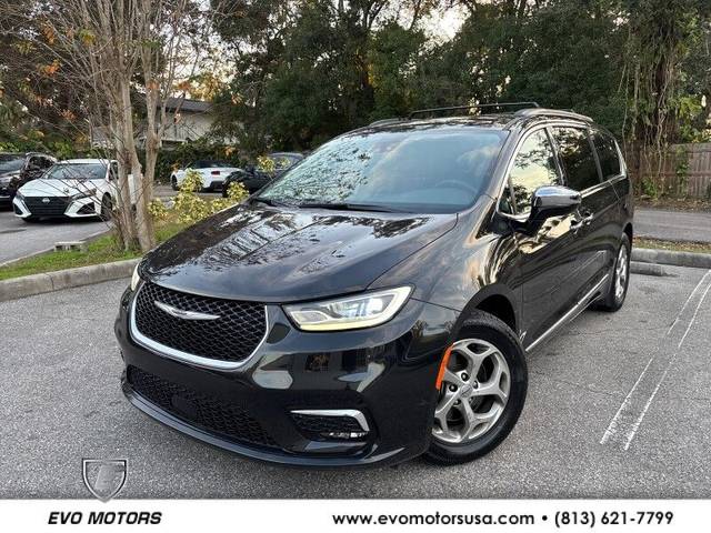 2023 Chrysler Pacifica Minivan Limited FWD photo