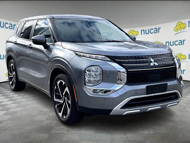 2023 Mitsubishi Outlander SE 4WD photo