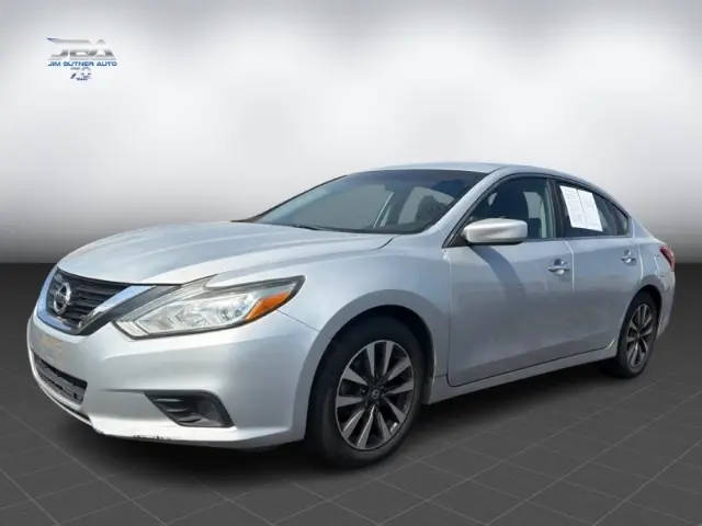 2017 Nissan Altima 2.5 SV FWD photo