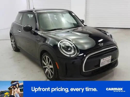 2022 MINI Hardtop 2 Door Cooper FWD photo