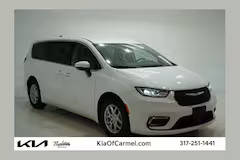 2023 Chrysler Pacifica Minivan Touring L FWD photo