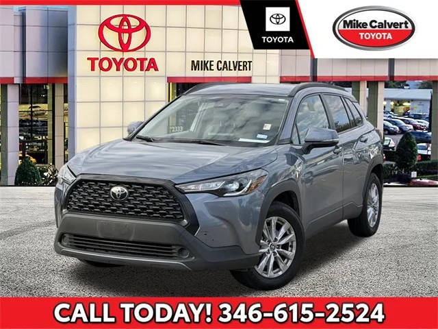 2022 Toyota Corolla Cross LE FWD photo