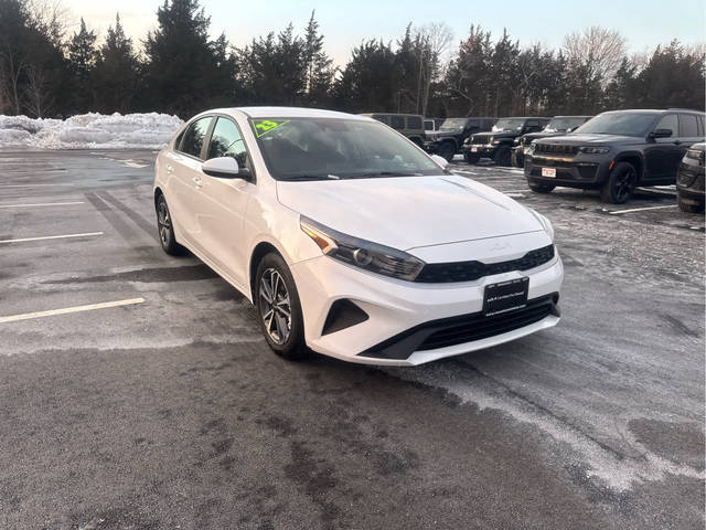 2023 Kia Forte LXS FWD photo