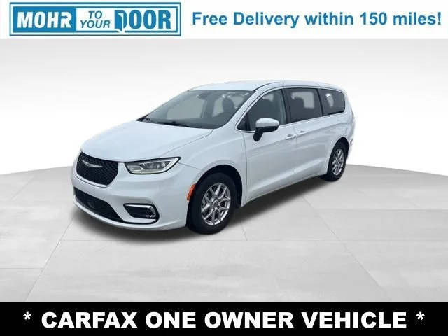 2023 Chrysler Pacifica Minivan Touring L FWD photo