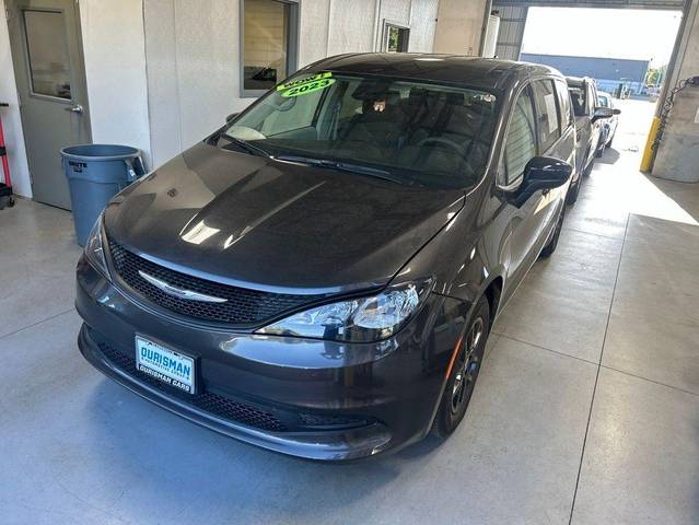 2023 Chrysler Voyager LX FWD photo
