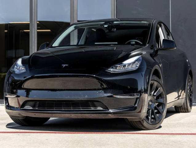 2022 Tesla Model Y Long Range AWD photo