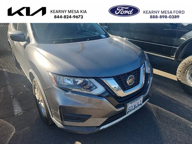 2018 Nissan Rogue SV FWD photo