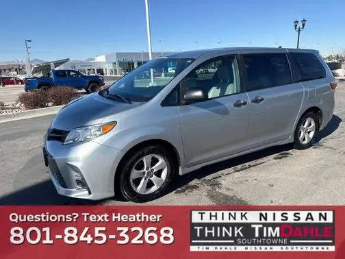 2020 Toyota Sienna L FWD photo