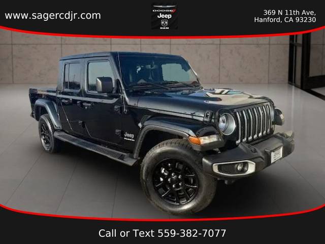 2023 Jeep Gladiator Overland 4WD photo