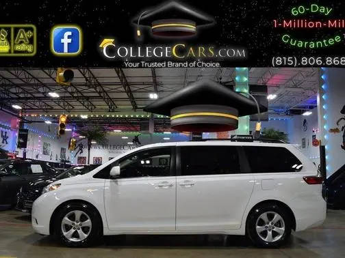 2015 Toyota Sienna LE FWD photo