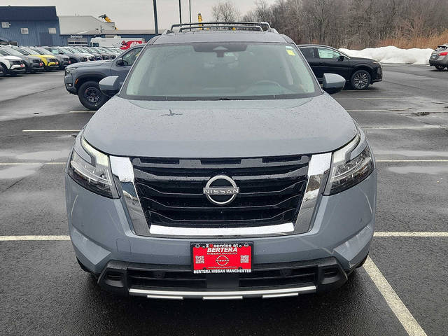 2023 Nissan Pathfinder Platinum 4WD photo