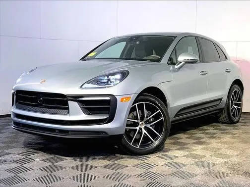 2023 Porsche Macan  AWD photo