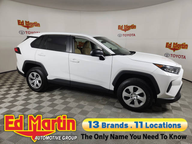 2022 Toyota RAV4 LE AWD photo