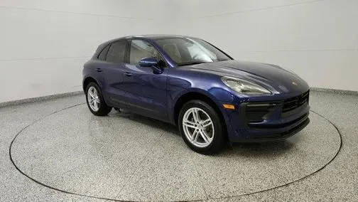 2023 Porsche Macan AWD photo