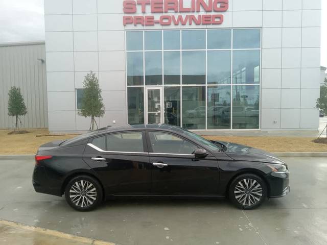 2023 Nissan Altima 2.5 SV FWD photo