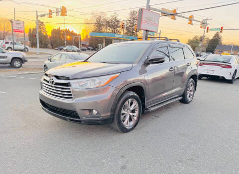 2015 Toyota Highlander LE Plus AWD photo
