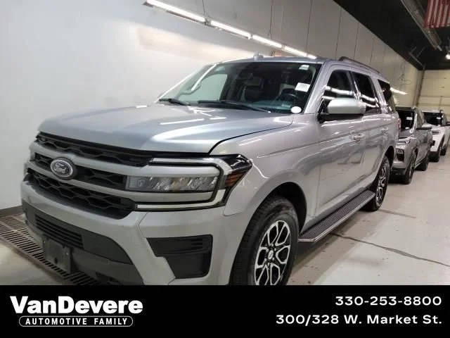 2023 Ford Expedition XLT 4WD photo