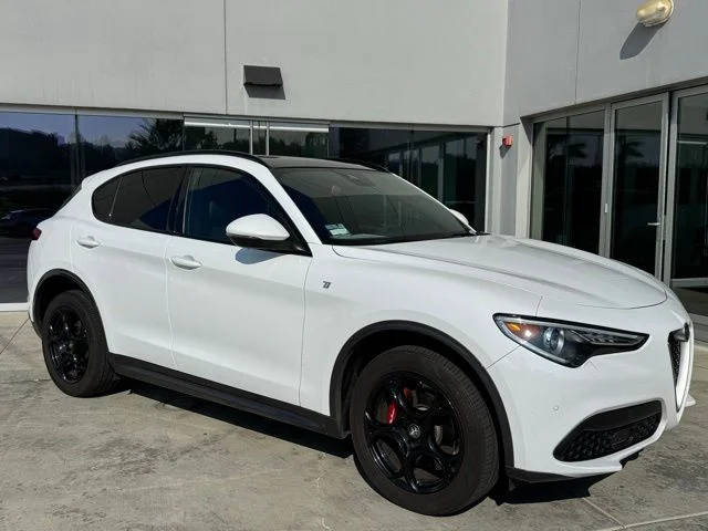 2023 Alfa Romeo Stelvio Ti AWD photo