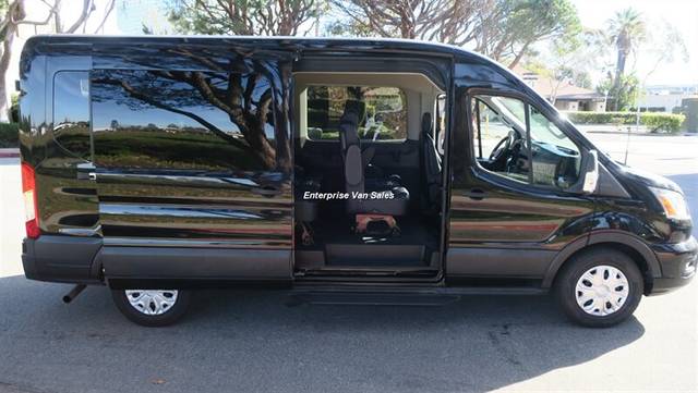 2022 Ford Transit Passenger Wagon XLT RWD photo