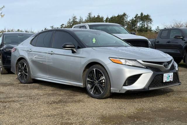 2020 Toyota Camry XSE FWD photo