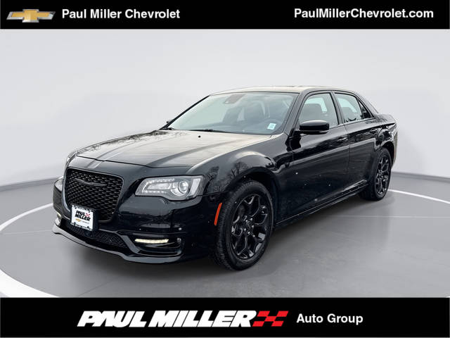 2023 Chrysler 300 Touring L AWD photo