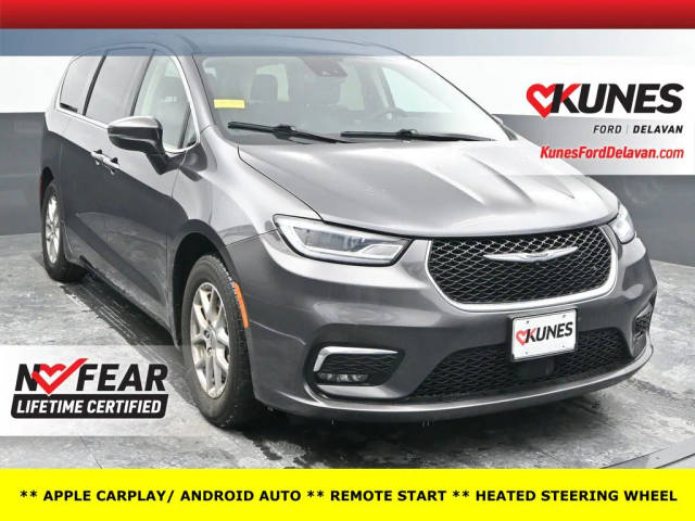 2023 Chrysler Pacifica Minivan Touring L FWD photo