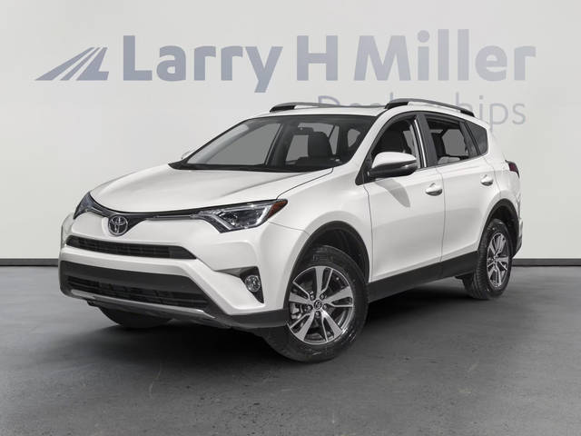 2016 Toyota RAV4 XLE FWD photo