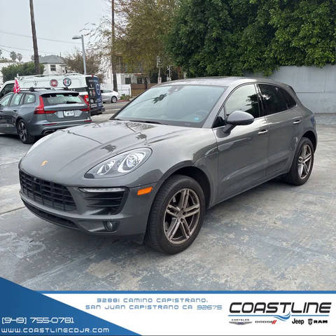 2018 Porsche Macan  AWD photo
