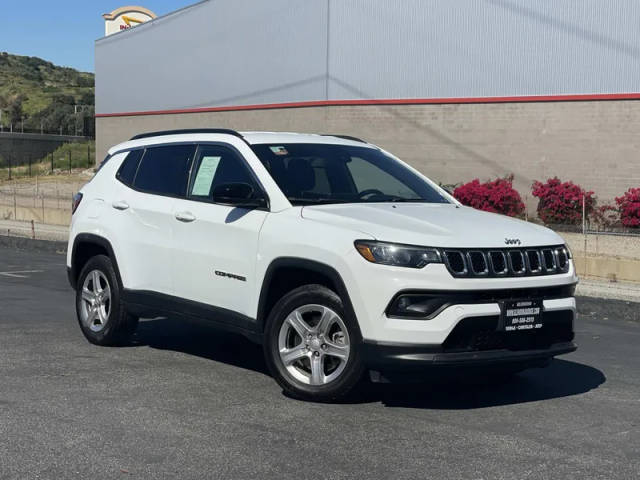 2023 Jeep Compass Latitude 4WD photo