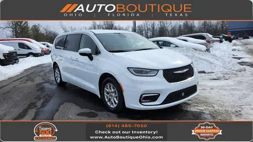 2023 Chrysler Pacifica Minivan Touring L FWD photo