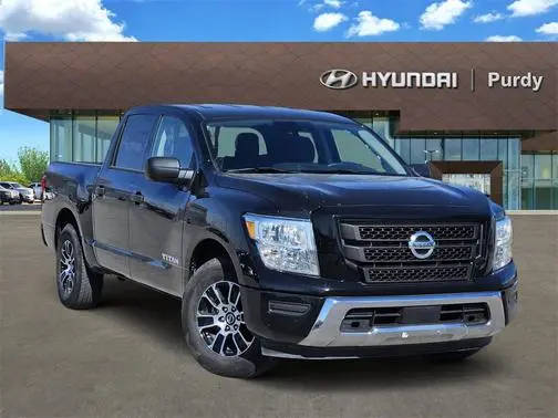 2022 Nissan Titan SV RWD photo