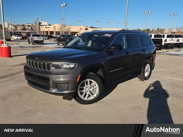 2023 Jeep Grand Cherokee L Laredo 4WD photo