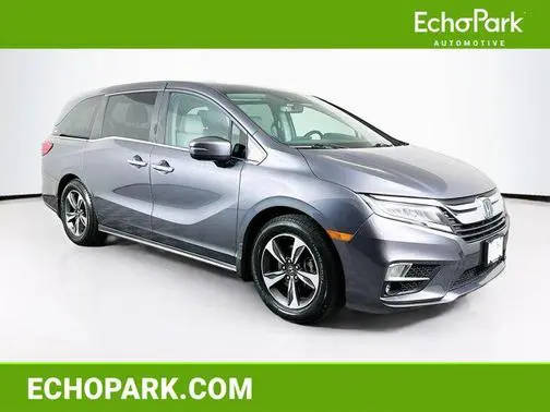 2018 Honda Odyssey Touring FWD photo