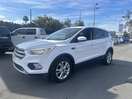 2017 Ford Escape SE FWD photo