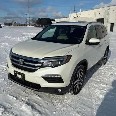 2016 Honda Pilot Touring AWD photo