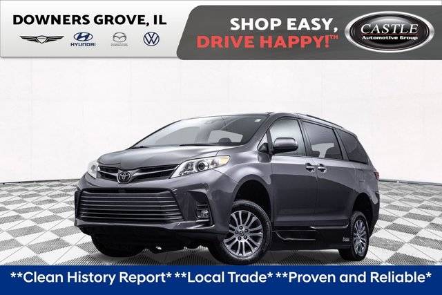 2019 Toyota Sienna XLE Auto Access Seat FWD photo