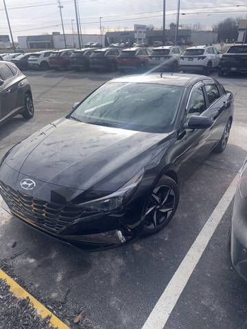 2022 Hyundai Elantra Limited FWD photo