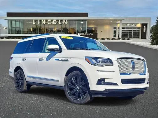 2023 Lincoln Navigator Reserve 4WD photo