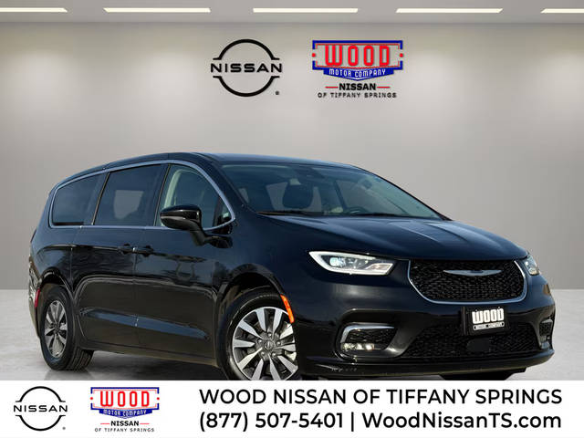 2023 Chrysler Pacifica Minivan Hybrid Touring L FWD photo